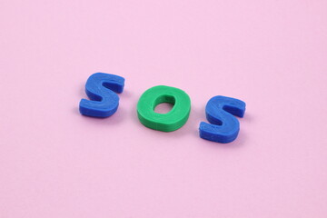 青と緑のSOS、世界に発信する助けのサイン