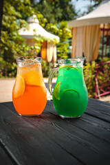 different drinks with ice and mint