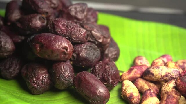 Blackberries are juicy, dark berries packed with antioxidants and tiny seeds, offering rich flavor, health benefits, and natural sweetness