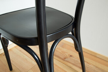Bugholz-Stuhl, Kaffeehaus-Stuhl, restauriert, schwarz gebeizt und mit Klarlack lackiert