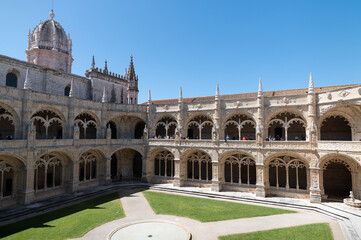 Lisboa, claustro del monasterio de los Jeronimos, monumento nacional de portugal.