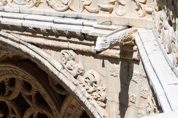 Lisboa, gargola en el claustro del monasterio de los Jeronimos, portugal