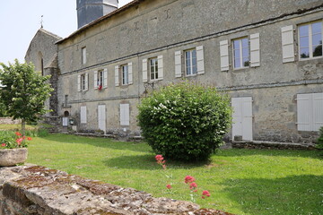 Ancien couvent des Augustins, vue de l'extérieur, village de Mortemart, département de la Haute...