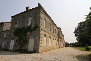 Ancien couvent des Augustins, vue de l'extérieur, village de Mortemart, département de la Haute...