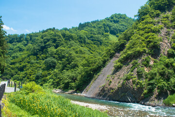 清津峡の渓谷と清津川