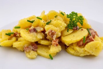 Deutscher kartoffelsalat mit Essig und Öl