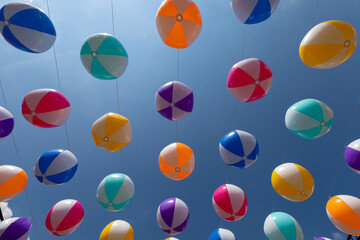 seamless pattern with colorful balls