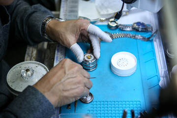 Repairing a wristwatch. Watch repair