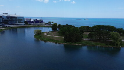 Obraz premium View of island and university building