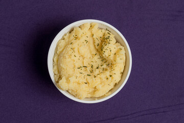 Bowl of mashed potatoes