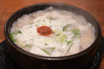 Korean Food, Ox Bone Soup or Seolleongtang - 韓国料理 スープ ソルロンタン