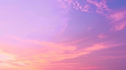 Obraz premium Golden hour at dusk with the sky painted in shades of pink and purple