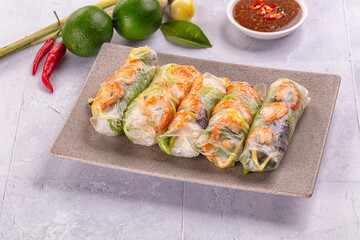 Vietnamese spring roll with prawn