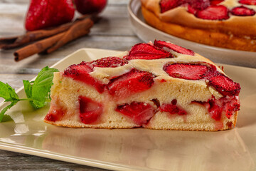 Strawberry pie tart served mint