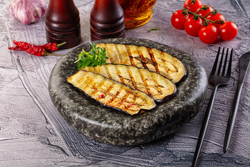 Hot grilled eggplant slices snack