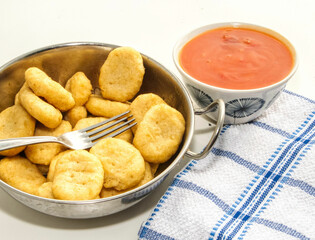 chicken nuggets and dip