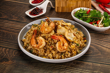 Vietnamese fried rice with prawn and squid Kom Ran
