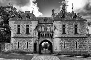 entrée d'un château en région Auvergne