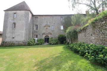 Ancien couvent des Carmes, village de Mortemart, département de la Haute Vienne, France