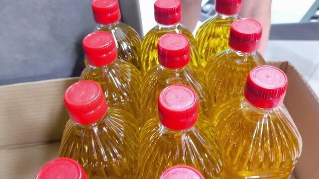 Aceite embotellada en pl&aacute;stico reciclado 