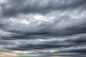 Obraz premium Dark Cloudy Sky Before Rain with Heavy Cloud Layers and Dramatic Mood