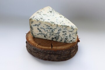 Dorblu Cheese as a Key Delicacy in Modern Cuisine and Stylish Gastronomy