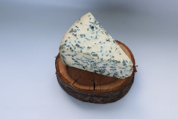 Dorblu Cheese as a Key Delicacy in Modern Cuisine and Stylish Gastronomy