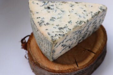 Dorblu Cheese as a Key Delicacy in Modern Cuisine and Stylish Gastronomy