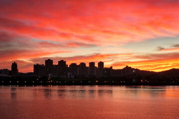 Fototapeta premium new york city skyline at sunset