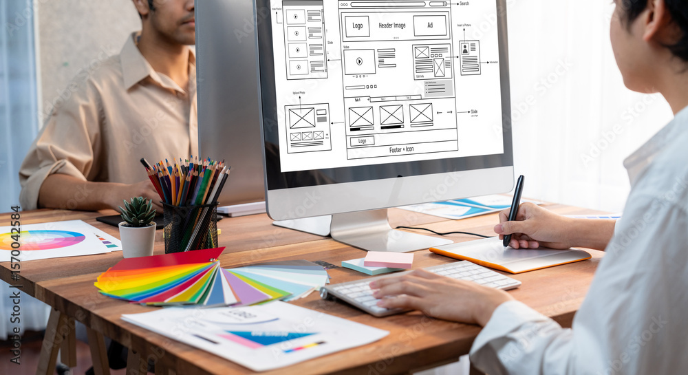 Poster website design software provide brisk template for online retail business and e-commerce