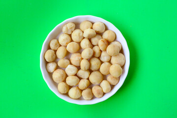 Deliciously salted roasted macadamia nuts