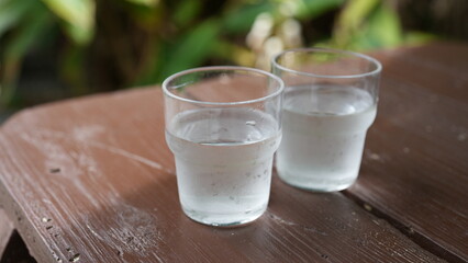 お店で出されたお水