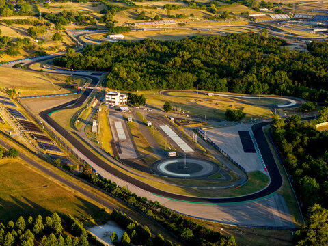 New photos about the Hungaroring. This is the official Hungarian F1 race track. Main theme new Padock building and  tribune what are built in 2025