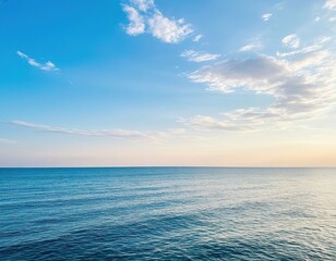 Obraz premium sunrise at sea. beautiful pink sky on the horizon.