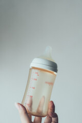 空っぽの哺乳瓶