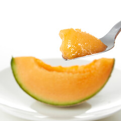 果物_みずみずしい赤肉メロン