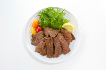 美味しそいに皿盛りされた焼肉