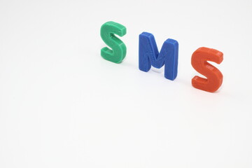 カラフルなSMSの文字