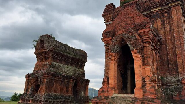 Panaromic Vietnam - Binh Lam Champa Tower