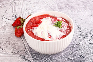 Strawberry soup with strachatella cheese