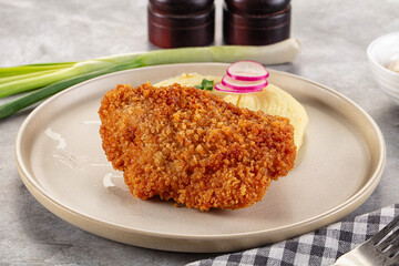 Chicken schnitzel with mashed potatoes