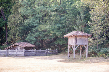 Explore a 19th-century Landes neighborhood and discover a traditional way of life.