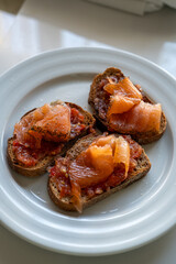 whole wheat toast with smoked salmon