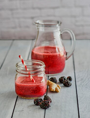 blackberry tea smoothie blended with fresh ginger, blackberries, and ice