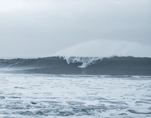 Naklejka premium Large Grey Ocean Wave During Stormy Weather