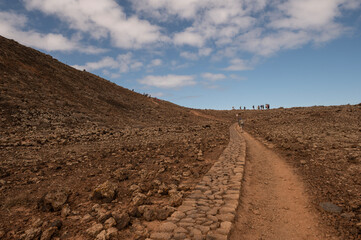 Sendero hacia el Calderón Hondo desde Montaña Colorada, en Lajares, Fuerteventura