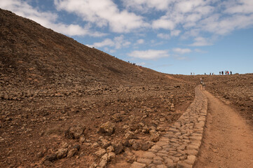Sendero hacia el Calderón Hondo desde Montaña Colorada, en Lajares, Fuerteventura