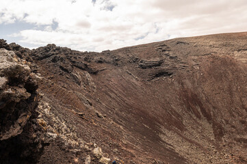 Grietas volcánicas y estructura interior volcán del Calderón Hondo, Fuerteventura