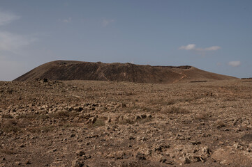 Subida al borde del Calderón Hondo, paisaje volcánico en La Oliva, Fuerteventura