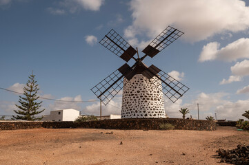 Molino de viento tradicional en Lajares, Fuerteventura